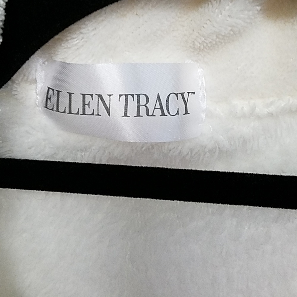 NEW Spa Robe - Picture 2 of 2
